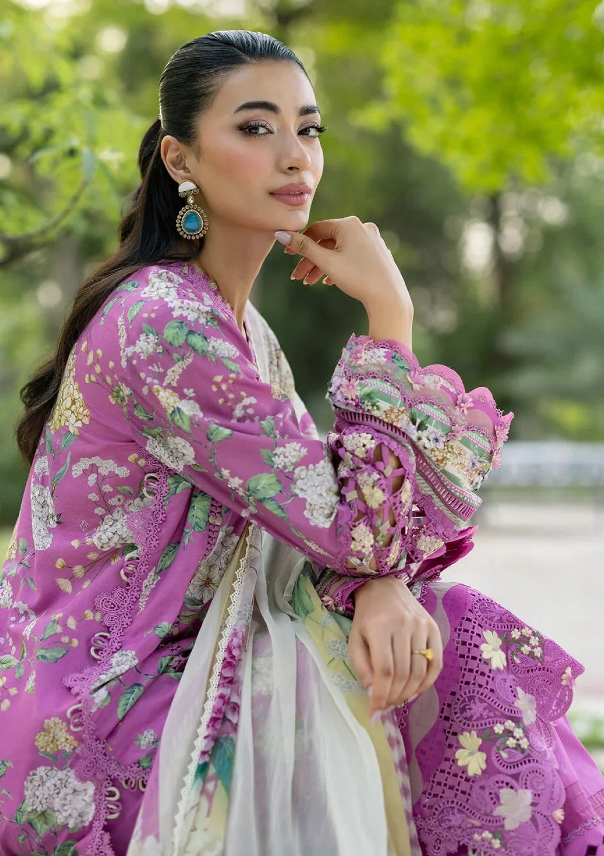 Elaf Premium Signature Embroidered Lawn Vol Ii Esg 07B 3 Elaf Premium Signature Embroidered Lawn Vol Ii Esg 07B