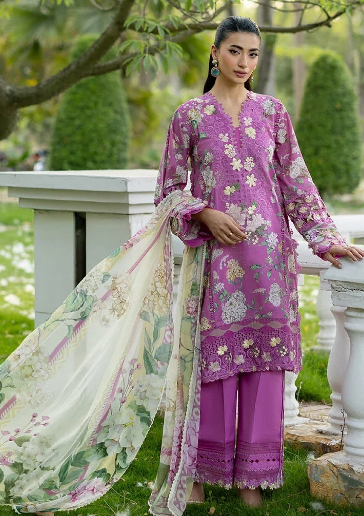 Elaf Premium Signature Embroidered Lawn Vol Ii Esg 07B 4 Elaf Premium Signature Embroidered Lawn Vol Ii Esg 07B