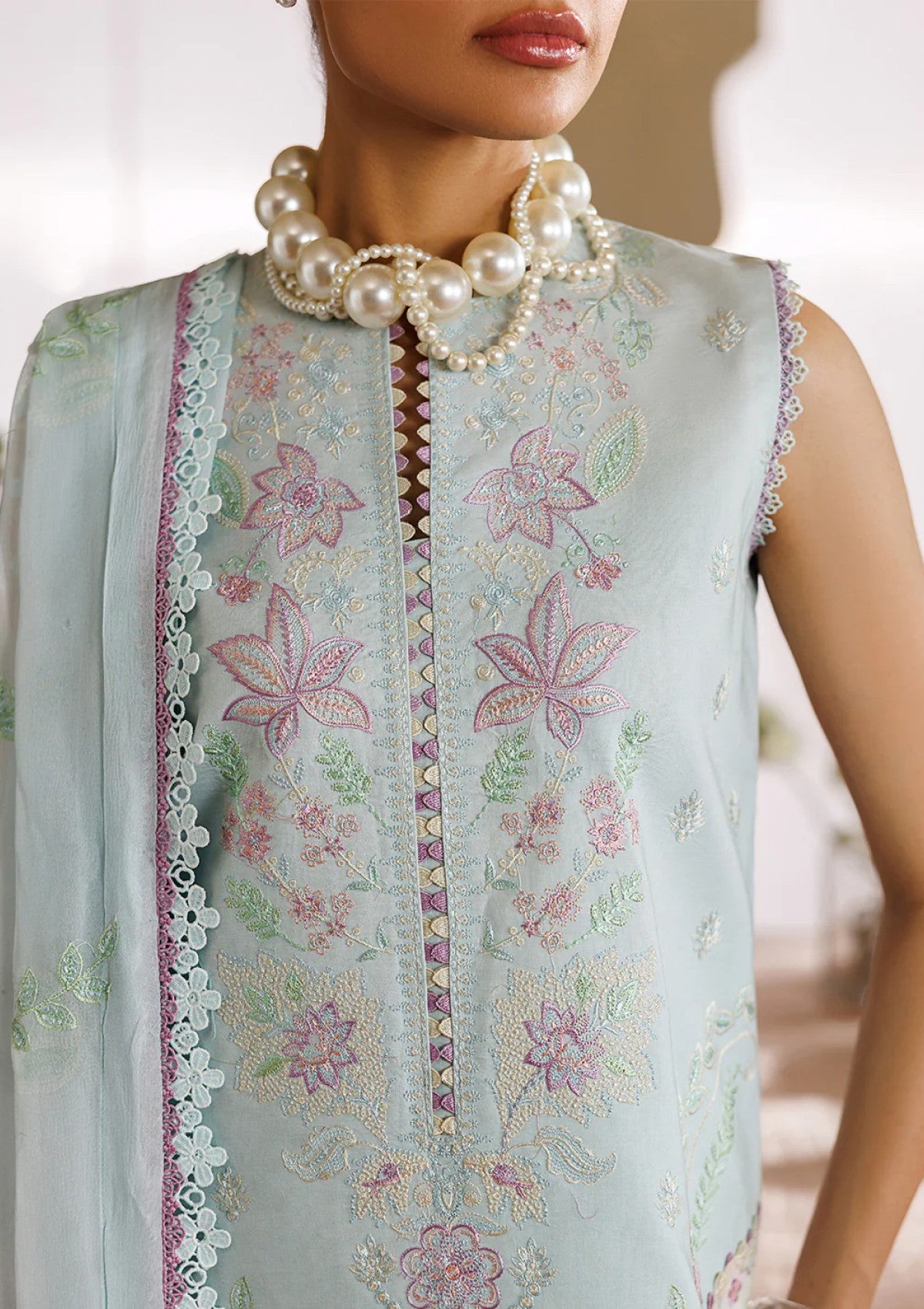 Mahnur Morbagh Luxury Lawn M 01 4 Mahnur Morbagh Luxury Lawn M 01
