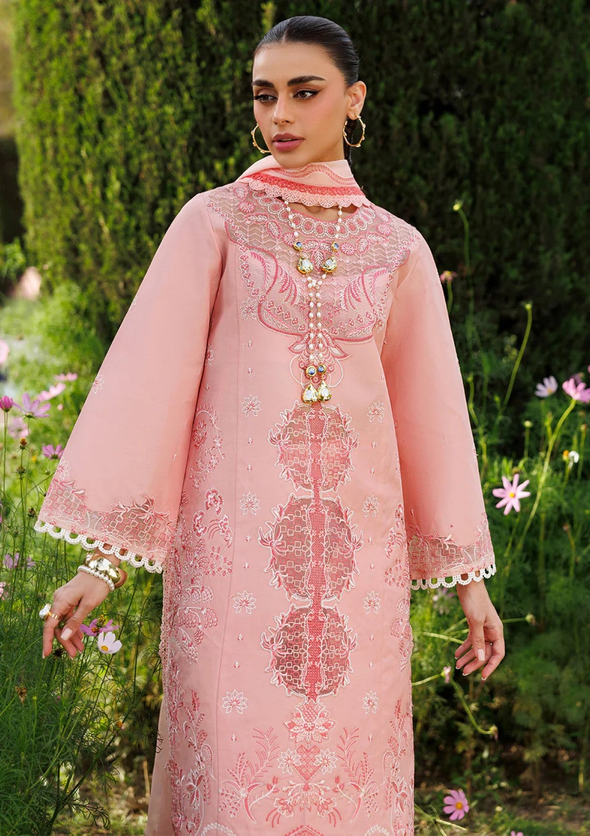 Mahnur Morbagh Luxury Lawn M 05 3 Mahnur Morbagh Luxury Lawn M 05