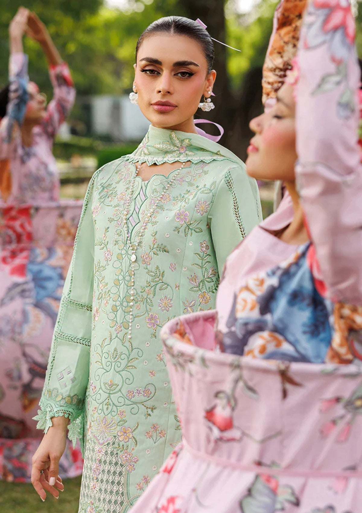 Mahnur Morbagh Luxury Lawn M 06 4 Mahnur Morbagh Luxury Lawn M 06