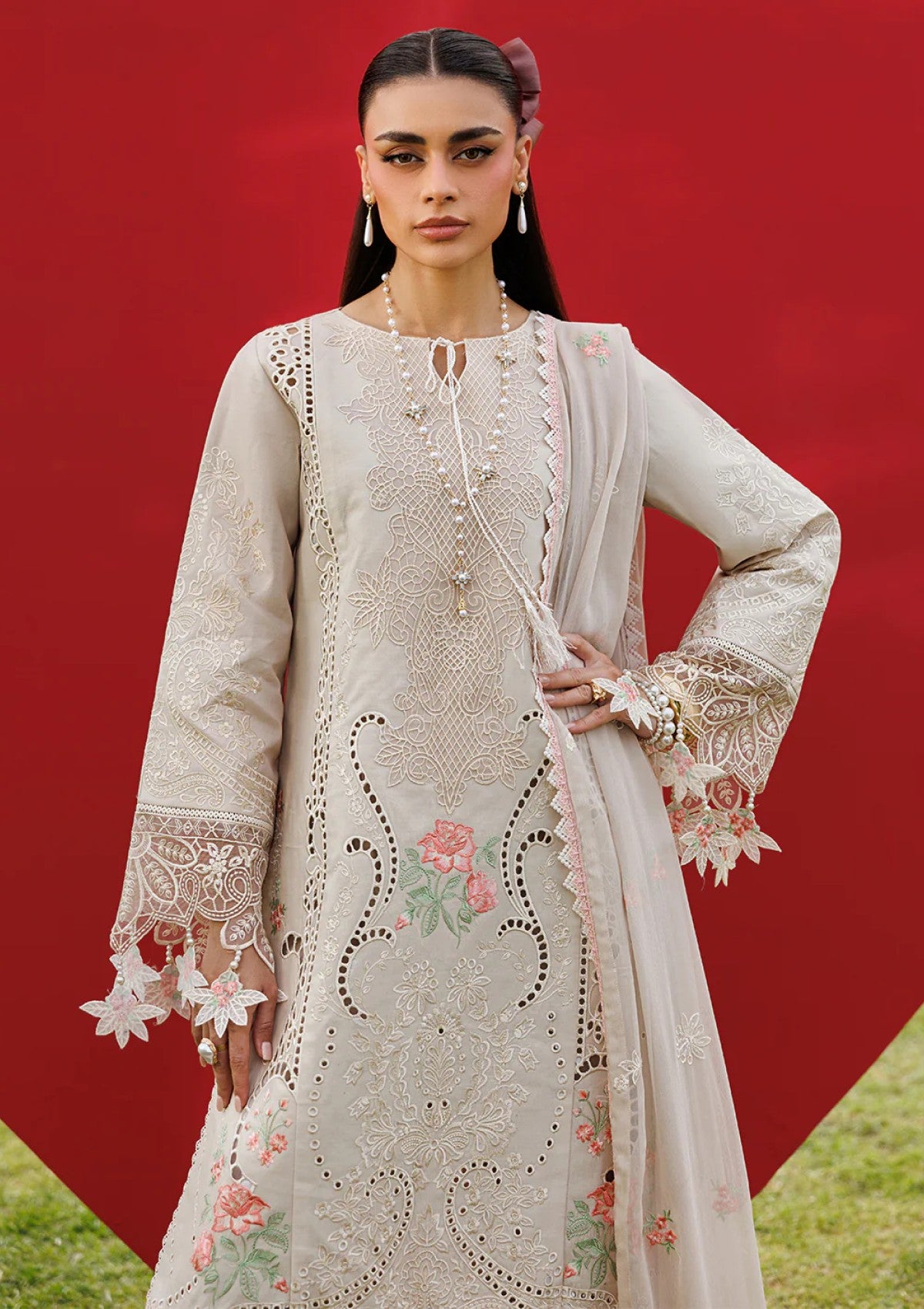 Mahnur Morbagh Luxury Lawn M 07 3 Mahnur Morbagh Luxury Lawn M 07