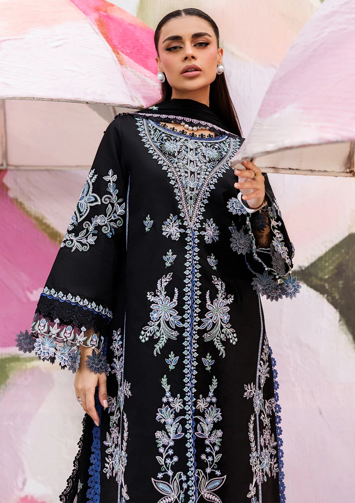 Mahnur Morbagh Luxury Lawn M 08 3 Mahnur Morbagh Luxury Lawn M 08