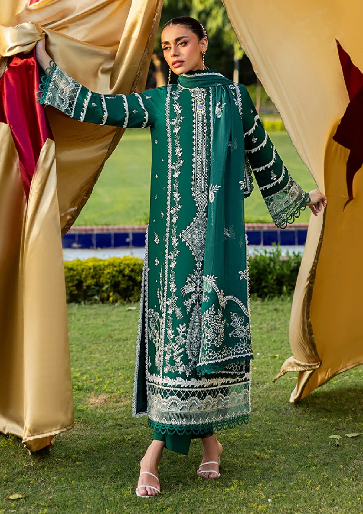 Mahnur Morbagh Luxury Lawn M 09 4 Mahnur Morbagh Luxury Lawn M 09