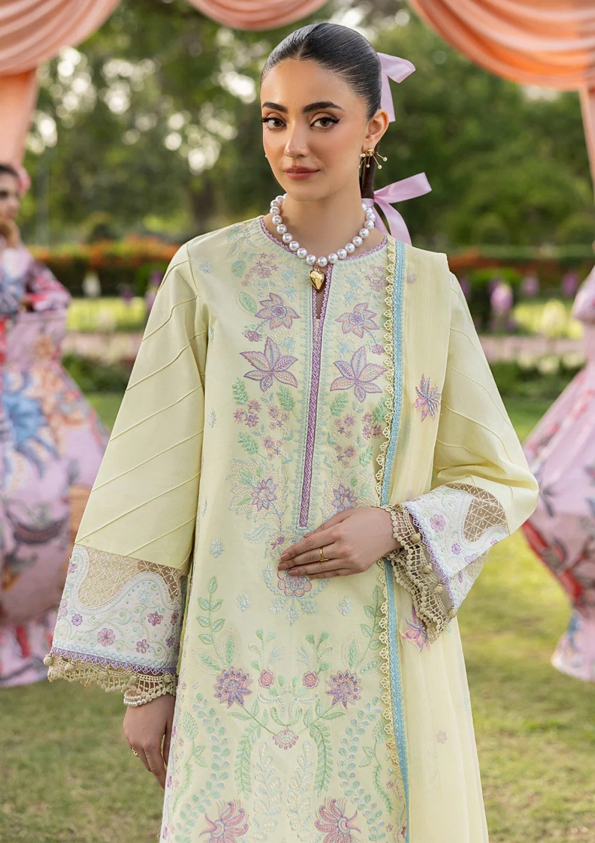 Mahnur Morbagh Luxury Lawn M 12 3 Mahnur Morbagh Luxury Lawn M 12