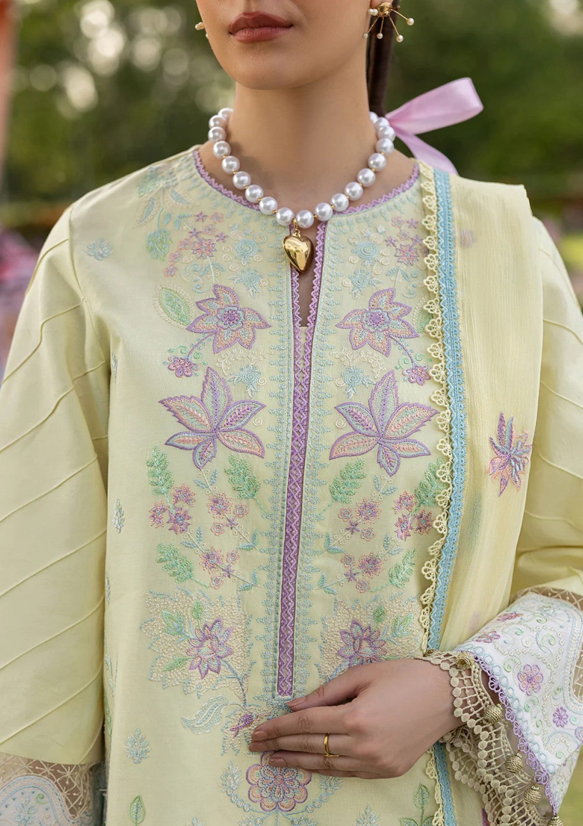Mahnur Morbagh Luxury Lawn M 12 4 Mahnur Morbagh Luxury Lawn M 12