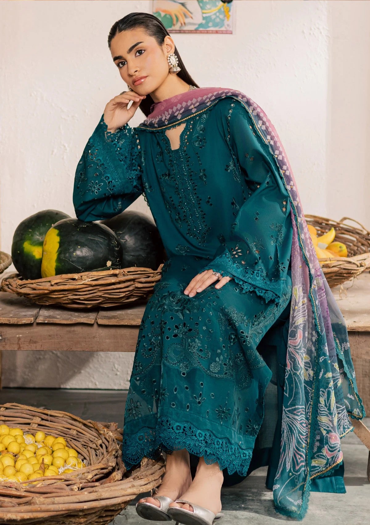 Nureh Bazaar Lawn Embroidered Chikankari Ne 256 4 Nureh Bazaar Lawn Embroidered Chikankari Ne 256