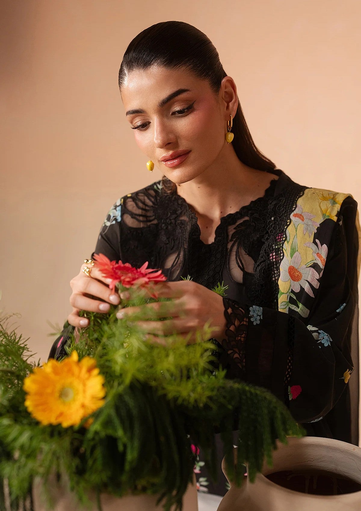Afrozeh Lawn Evania Rust Haze Summer Edit 3 Afrozeh Lawn Evania Rust Haze Summer Edit