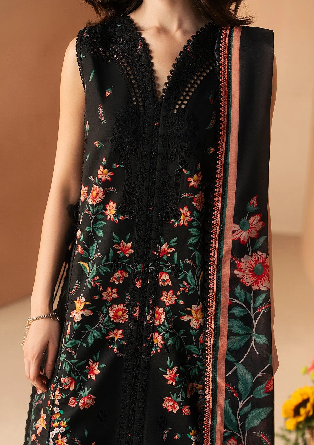 Afrozeh Lawn Nightlure Haze Summer Edit 4 Afrozeh Lawn Nightlure Haze Summer Edit