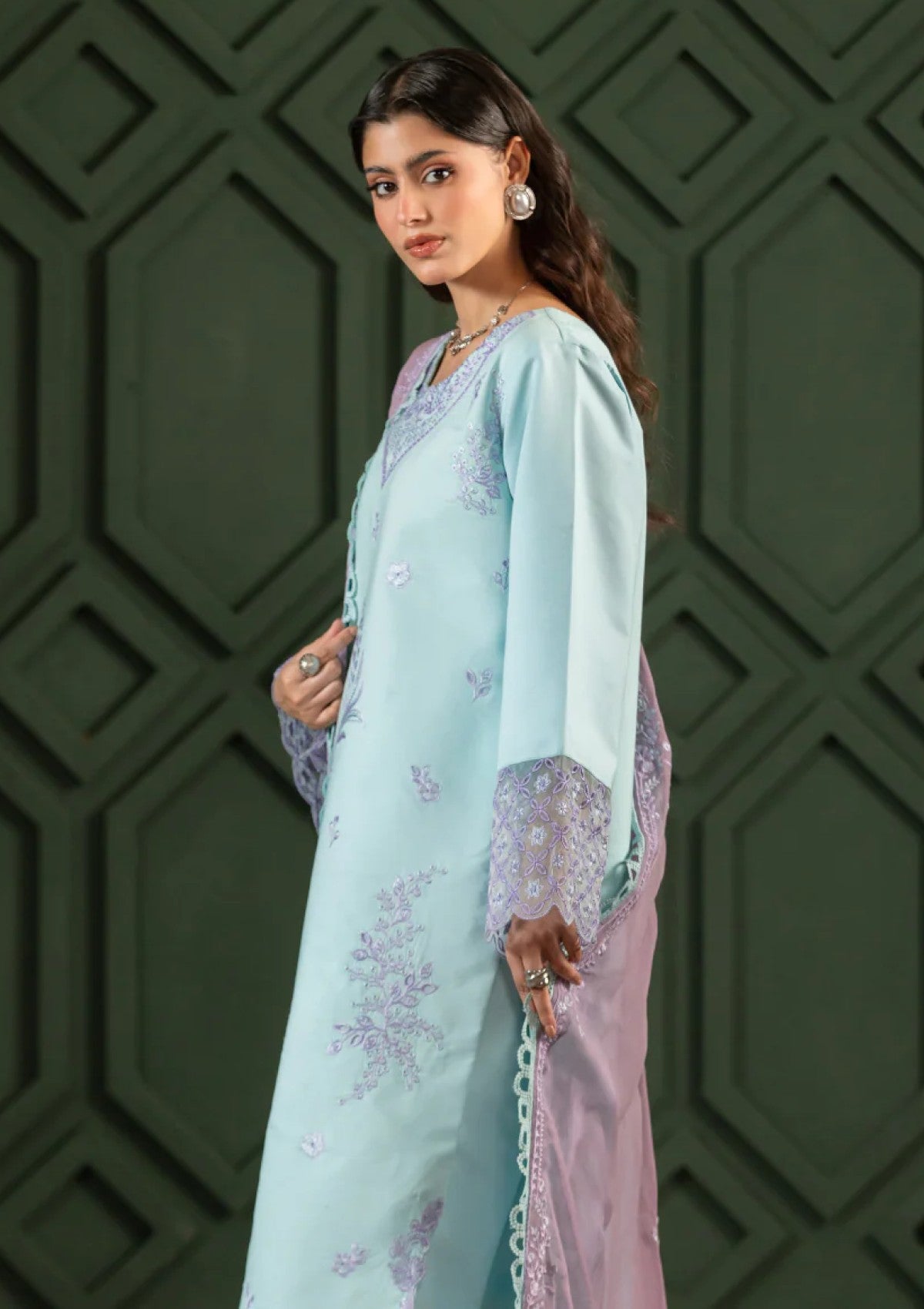 Ayleen Lawn Aabshaar Noore Eid Edit 3 Ayleen Lawn Aabshaar Noore Eid Edit