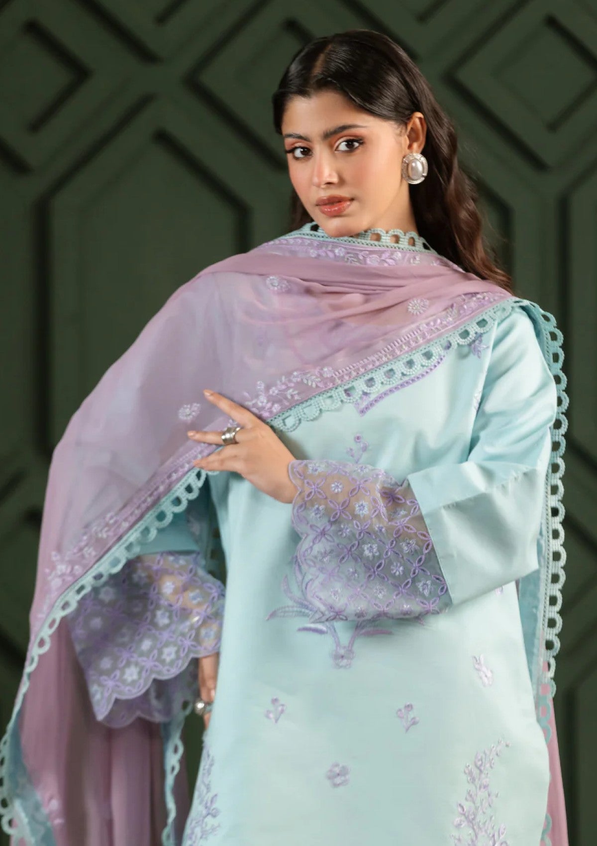 Ayleen Lawn Aabshaar Noore Eid Edit 4 Ayleen Lawn Aabshaar Noore Eid Edit