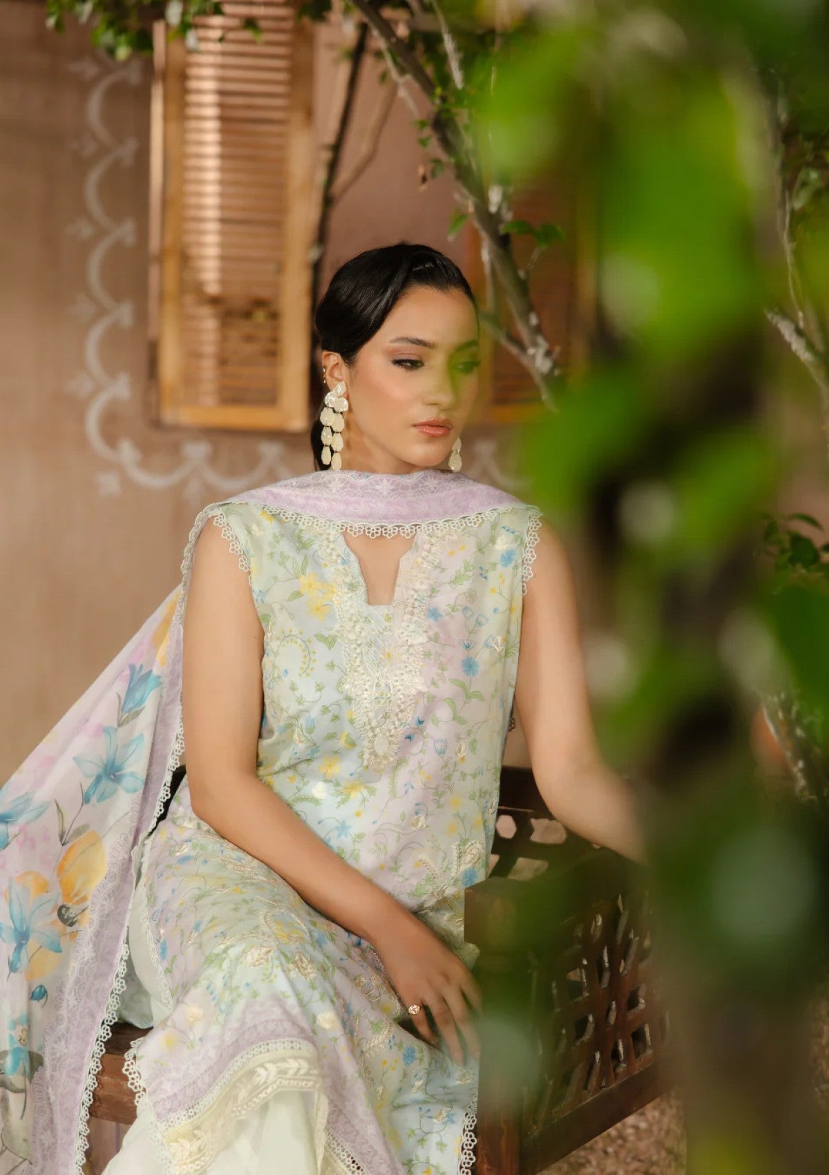 Ayleen Lawn Dastaan Rangkaari Volume 2 4 Ayleen Lawn Dastaan Rangkaari Volume 2