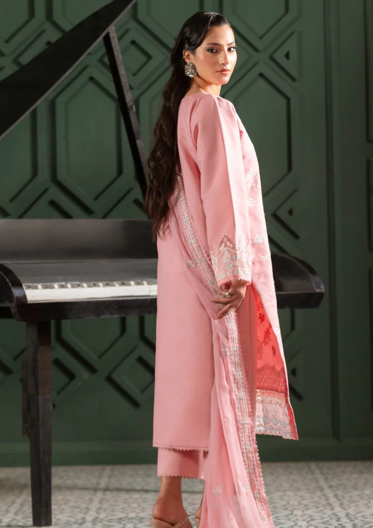 Ayleen Lawn Uroosa Noore Eid Edit 2 Ayleen Lawn Uroosa Noore Eid Edit